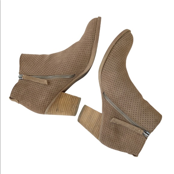 Dolce Vita Janie Perforated Bootie in Taupe Suede Leather Size 9.5 - Picture 7 of 12
